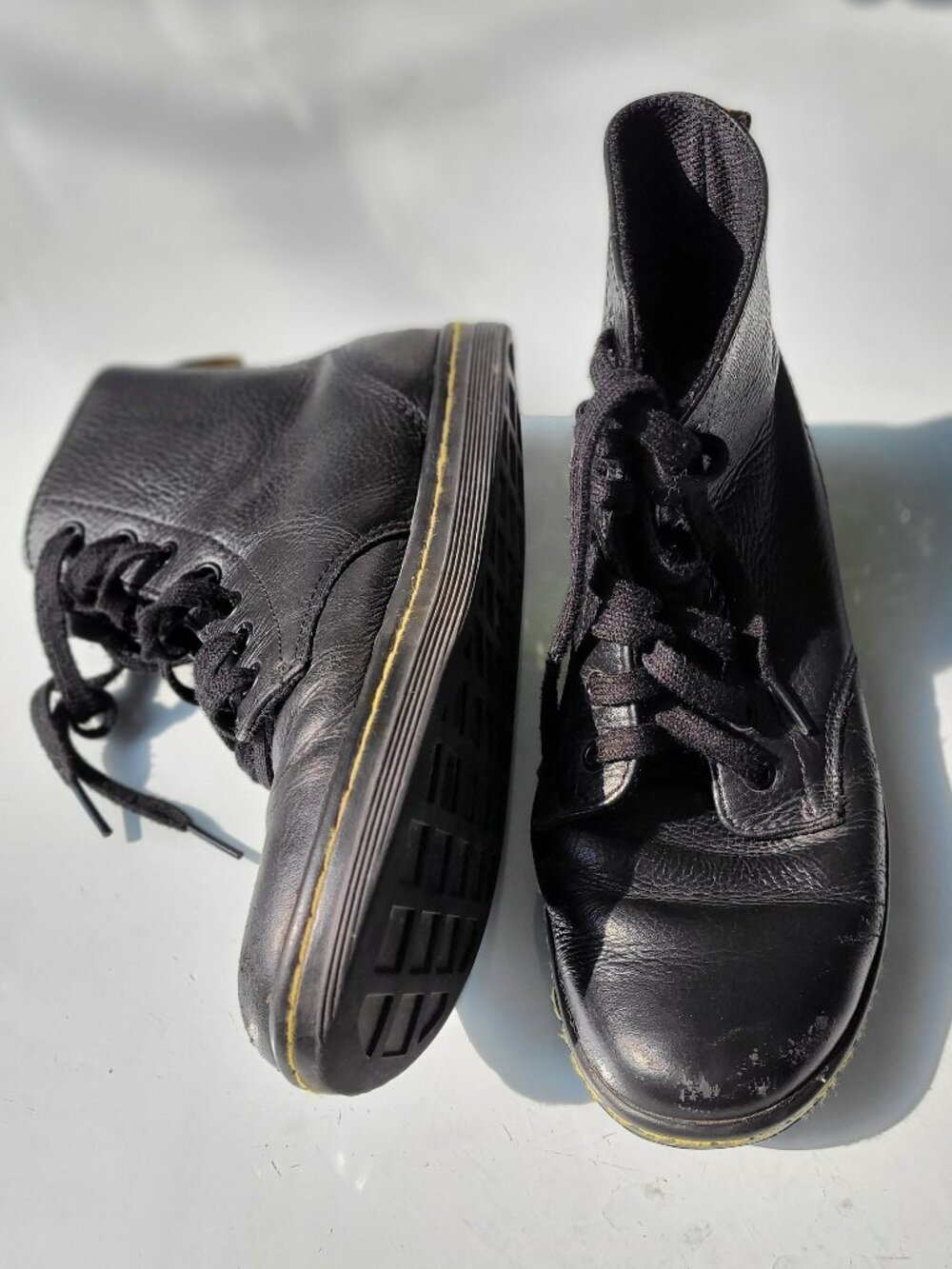 Dr. Martens Women's Leyton Boots Size US 9